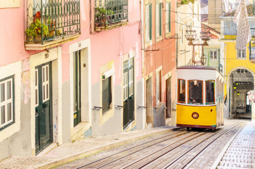 Funicular de Bica en el Barrio Alto de Lisboa