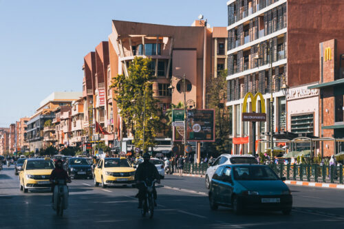 Calle del barrio Guéliz de Marrakech