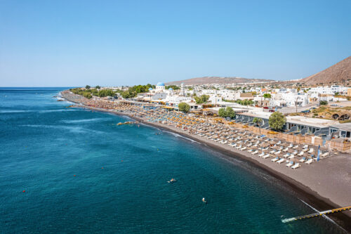 Playa de Perissa, al este de Santorini