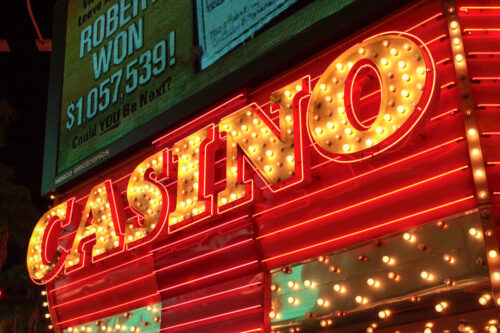 Cartel de casino en el centro de Las Vegas