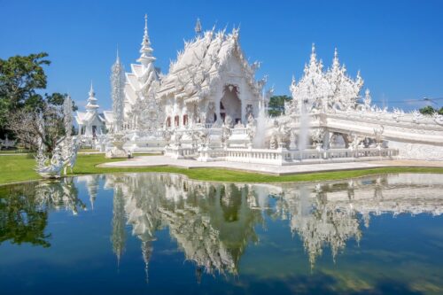 Templo blanco en el sur de Chiang Rai