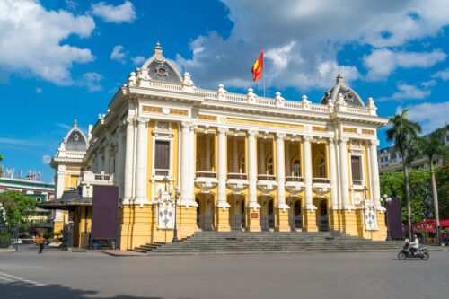 Ópera de Hanoi en el casco antiguo